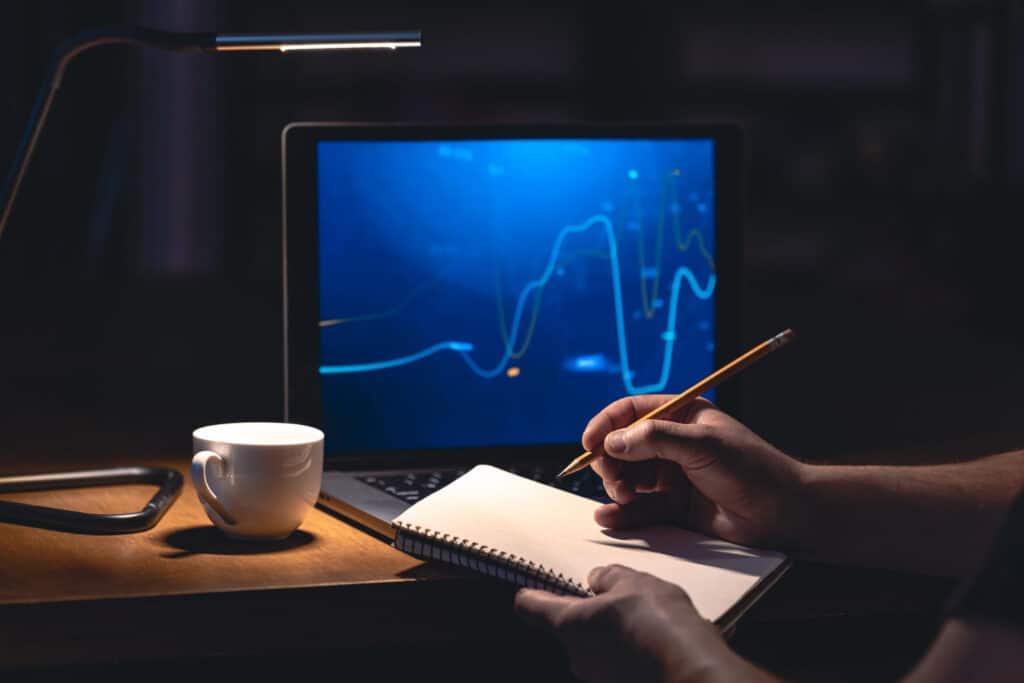 Como avaliar seus investimentos de forma mais eficiente e evitar decisões impulsivas
